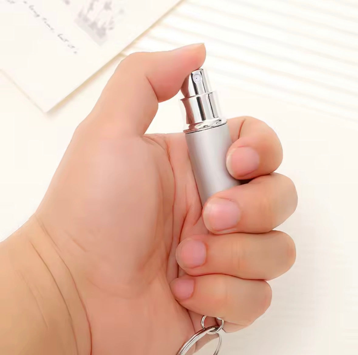 ATOM – Keychain Decanter